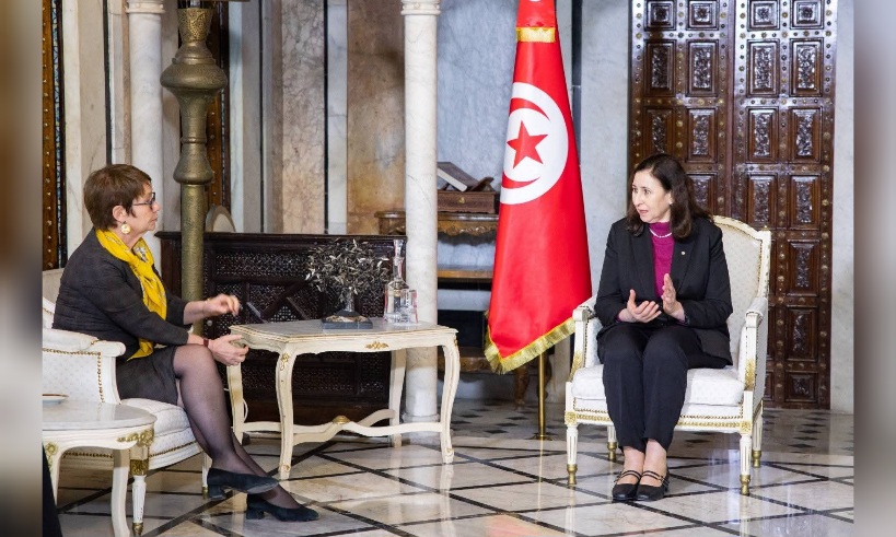  رئيسة الحكومة تلتقي رئيسة البنك الأوروبي لإعادة الإعمار والتنمية وتؤكد على أهمية دفع التعاون بين تونس والبنك