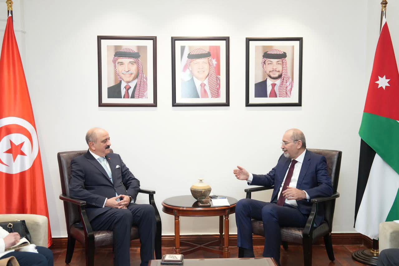 توقيع مذكرة تفاهم بين الأكاديمية الدبلوماسية الدولية بتونس والمعهد الدبلوماسي الأردني