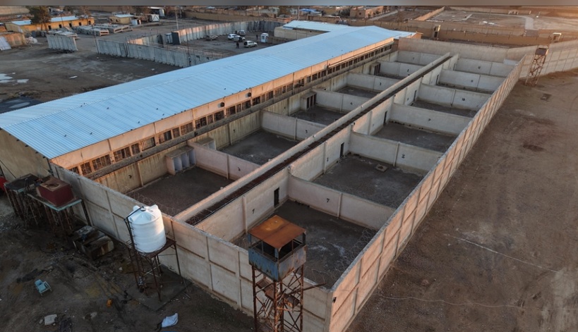 القيادة المركزية الأمريكية تطلق عملية نقل معتقلي "داعش" من سوريا إلى العراق