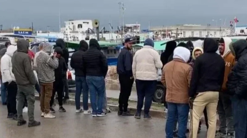 طبلبة.. انتشال جثة احد البحارة المفقودين وتواصل البحث عن الباقين