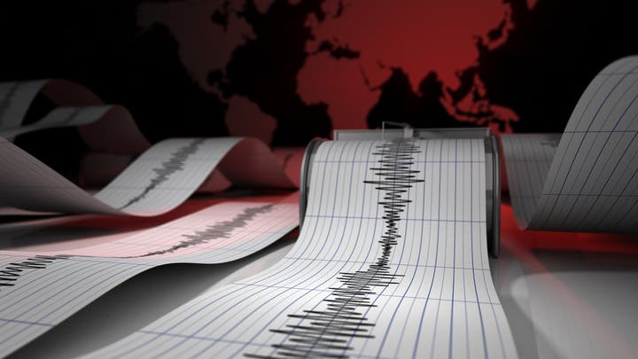   شعر به سكان اسطنبول وإزمير.. زلزال قوي يضرب غرب تركيا