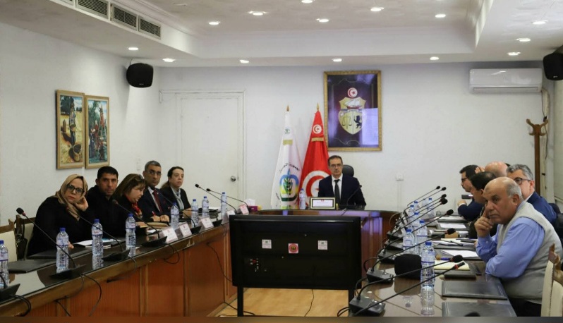 وزير الفلاحة يؤكد على أهمّية احترام آجال إنجاز أشغال التوقّف الفنّي لقنال مجردة – الوطن القبلي