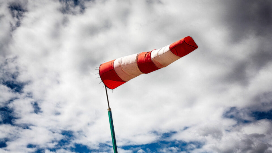 توقع هبوب رياح قويّة جدّا الإثنين بمرتفعات القصرين وسليانة وبجهة سيدي بوزيد