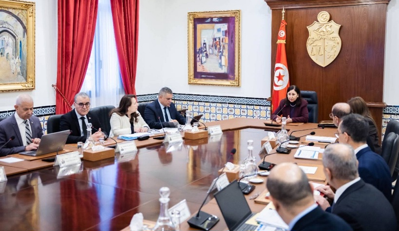  اجتماع اللجنة العليا لتسريع إنجاز المشاريع العمومية يُتابع تقدّم مشروعي الربط الكهربائي بين تونس وإيطاليا (ELMED) ومصنع ثلاثي الفسفاط الرفيع بالمظيلة 2