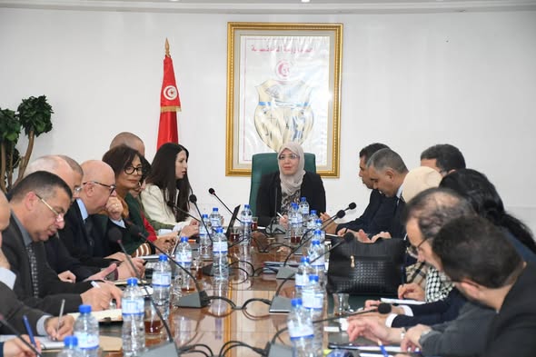  يؤمن 120 ألف موطن شغل.. ماذا في اجتماع لجنة القيادة المكلفة بمتابعة ميثاق التنافسية للنهوض بقطاع السيارات؟ 