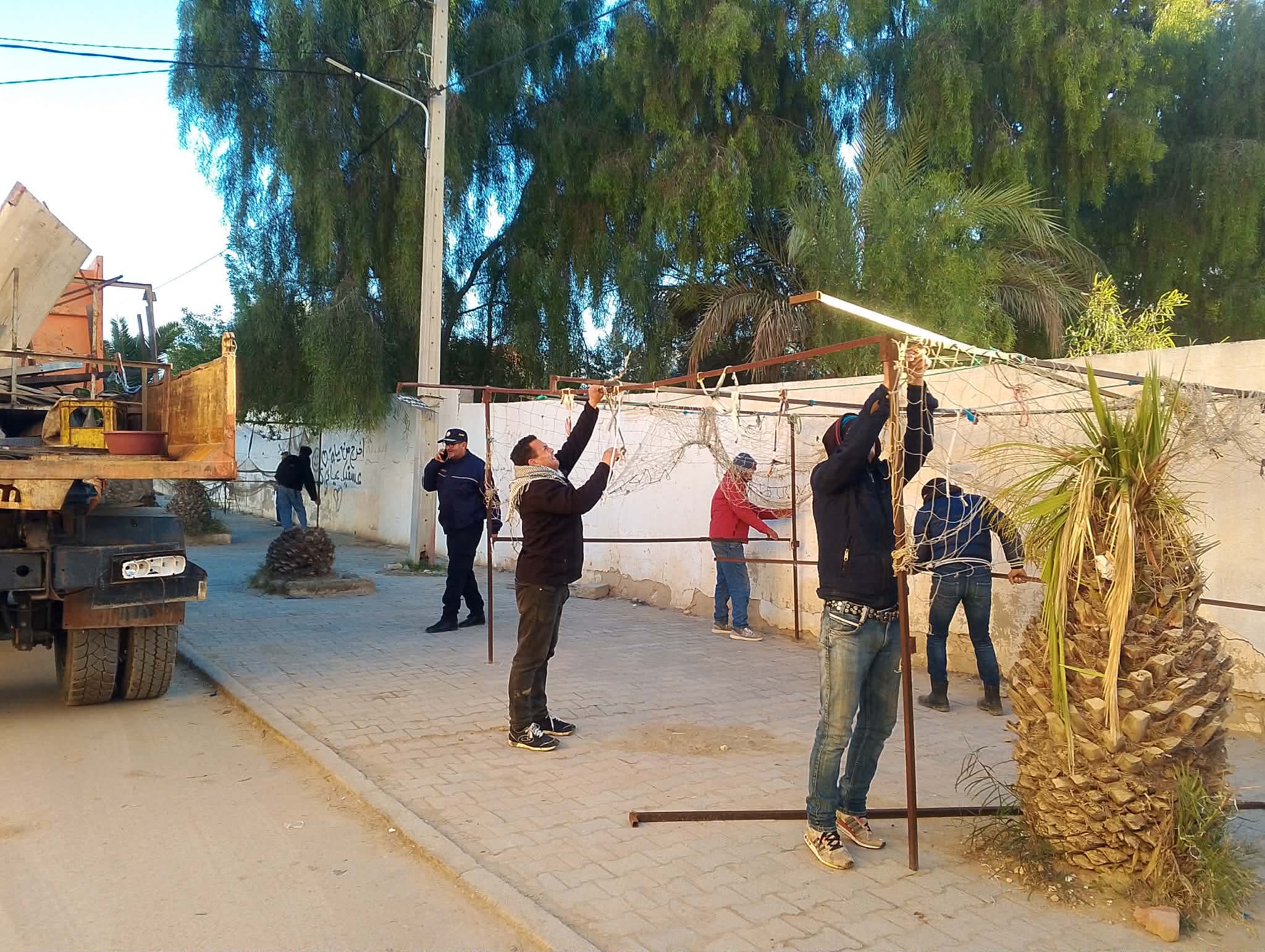 بوحجلة.. حملة أمنية بلدية لتحرير الطريق العام ومراقبة الشروط الصحية