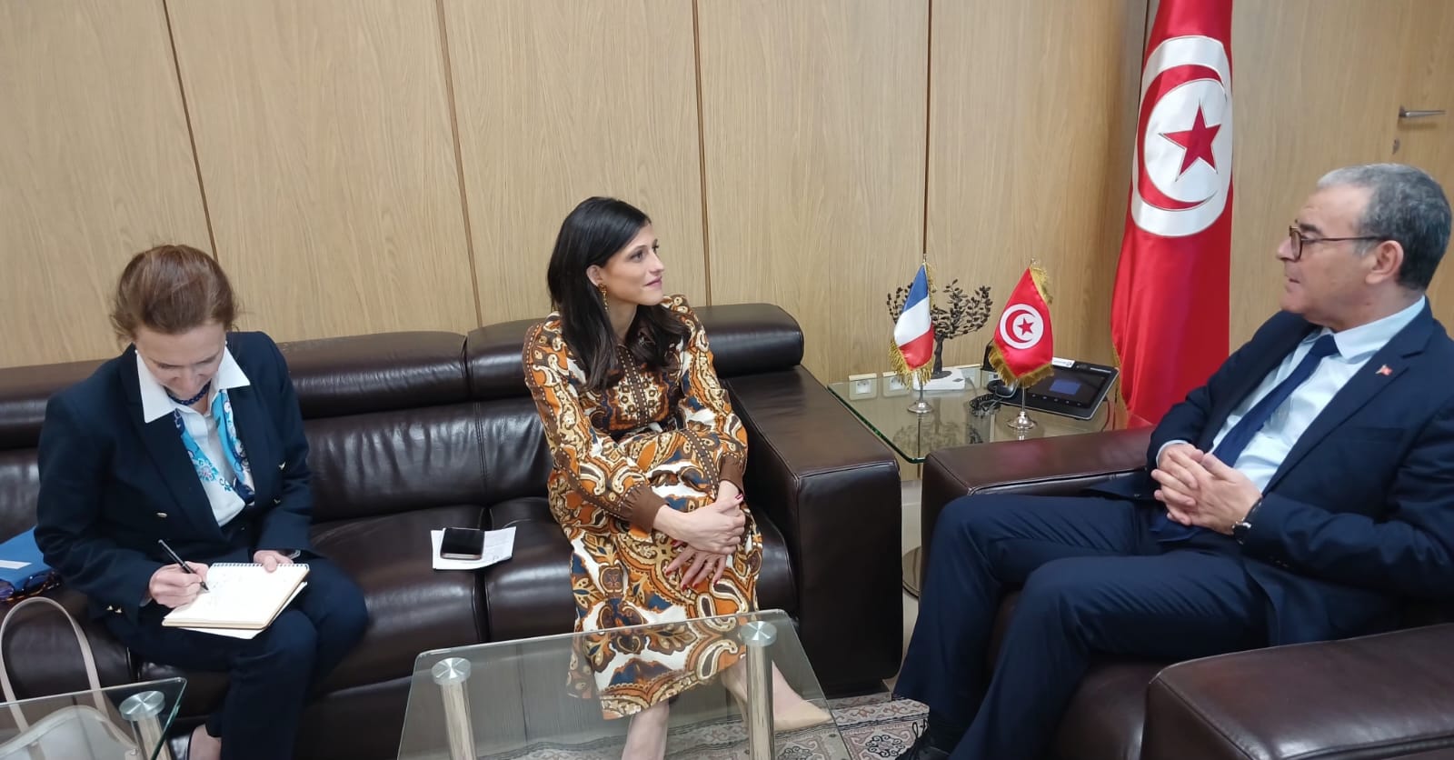 الوزيرة المعتمدة لدى وزير الخارجية الفرنسي تؤكد استعداد فرنسا لدعم تونس لتحقيق أهدافها التنموية