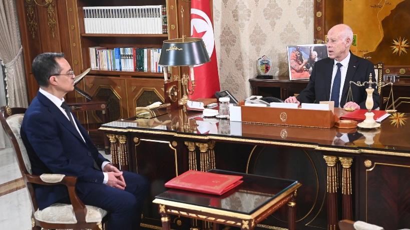 رئيس الجمهورية يسدي تعليماته بضرورة القيام بصفة دورية بعمليات الصيانة والجهر للسدود والأودية