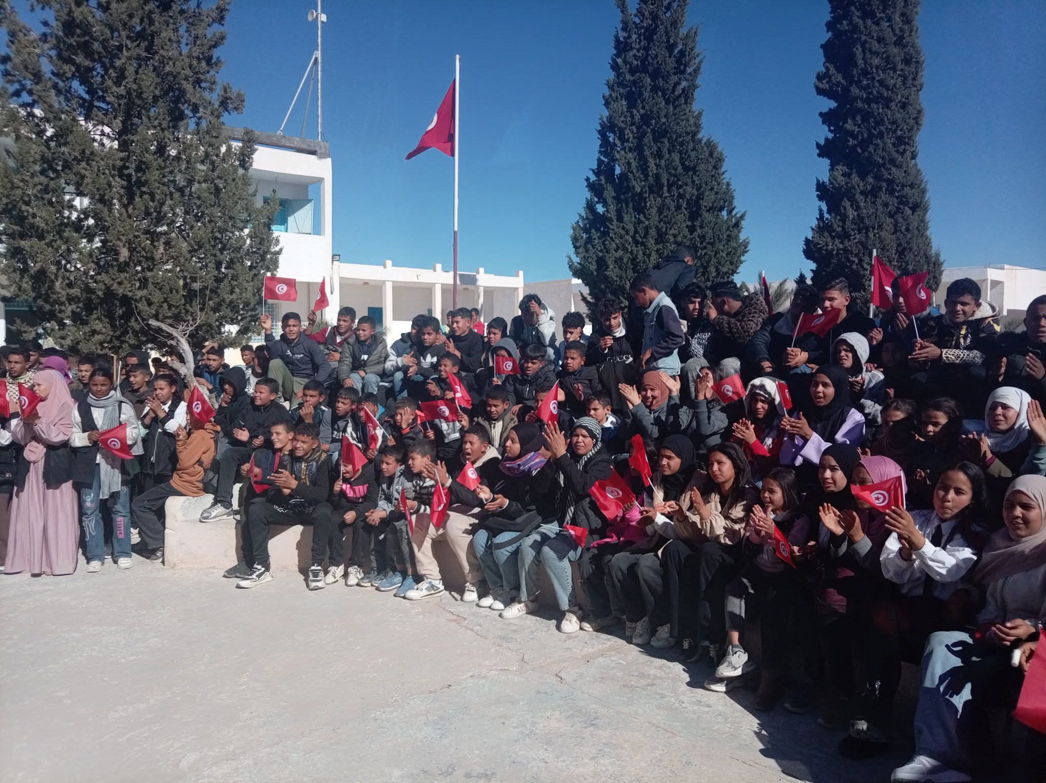 سيدي بوزيد.. القافلة الثقافية تزور تلاميذ رحال من معتمدية بئر الحفي 