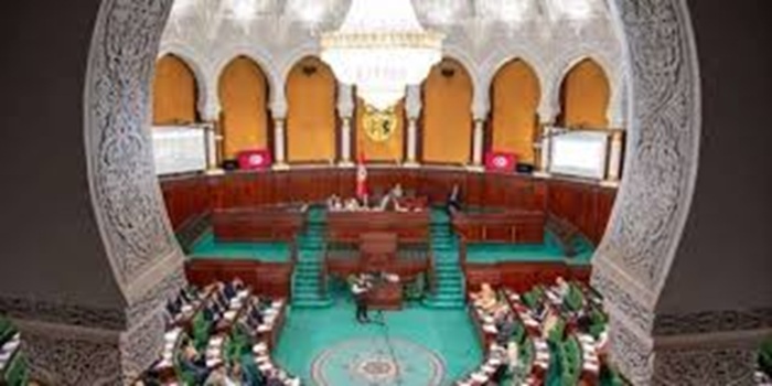 دون اشتراط أن تكون أما لثلاثة أبناء.. مقترح قانون يمكن المرأة العاملة في القطاع الخاص من التقاعد المبكر الاختياري 