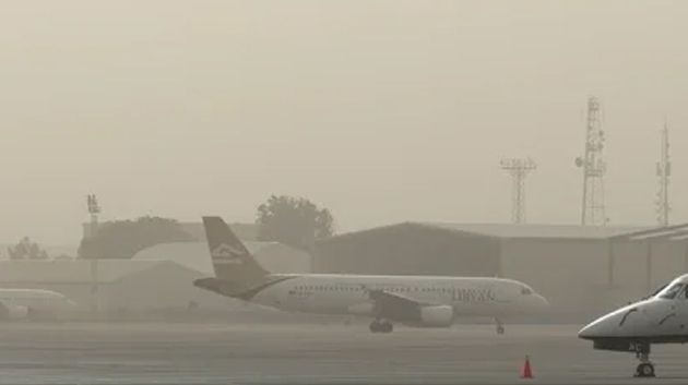 بسبب الأحوال الجوية.. تعليق موقت لحركة الملاحة في مطار معيتيقة 