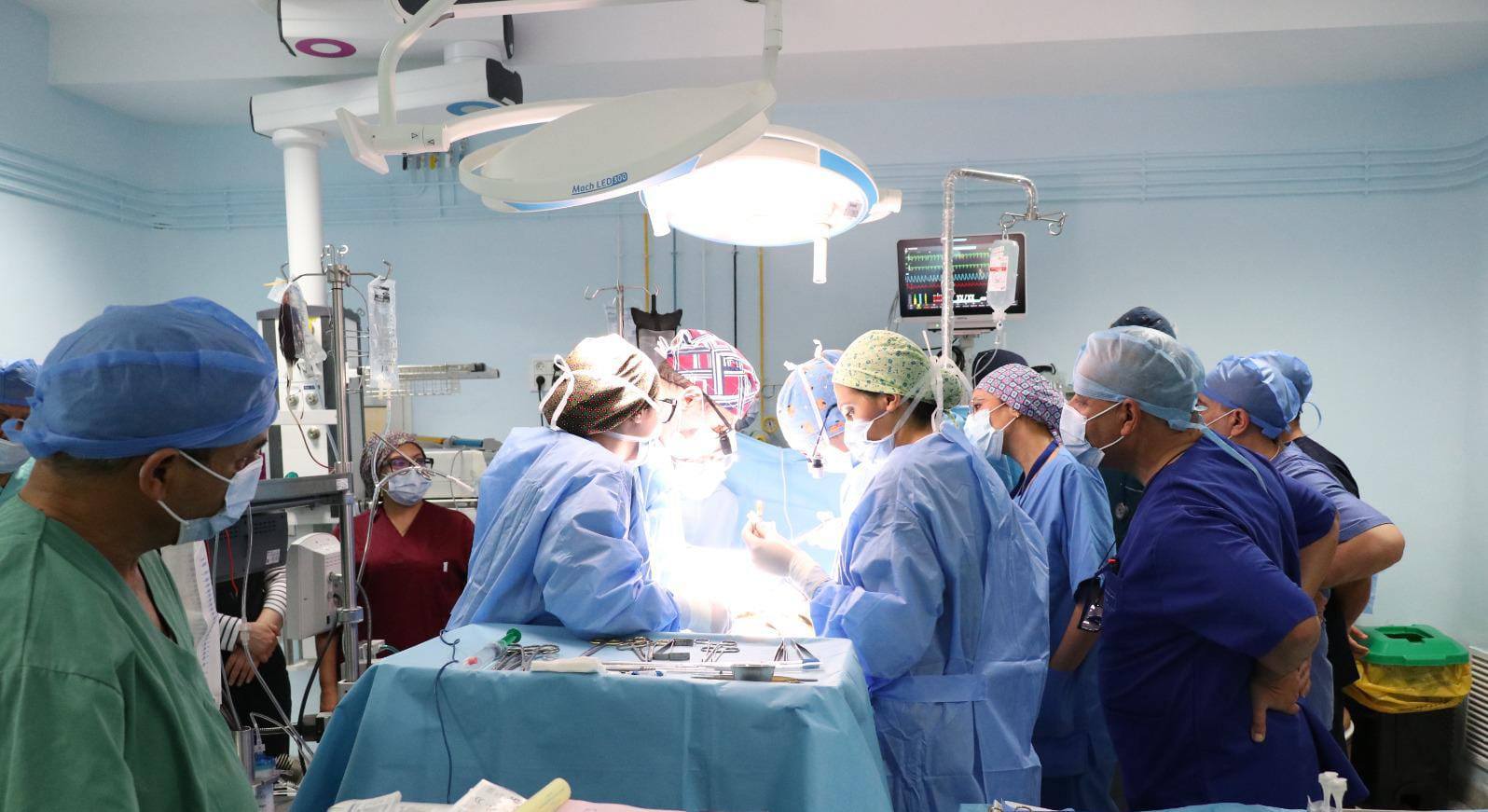 رئيس قسم التخدير والإنعاش بمستشفى بشير حمزة للأطفال لـ«الصباح»:   بعد نجاح أول عملية جراحة قلب مفتوح.. هدفنا تقليص مدة انتظار الأطفال مرضى القلب