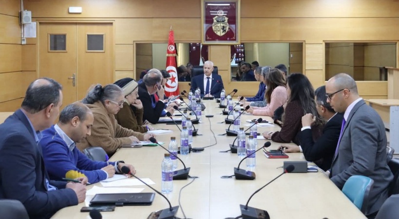  وزير التجارة يشدد على ضرورة استكمال مشاريع الرقمنة بأقرب الآجال