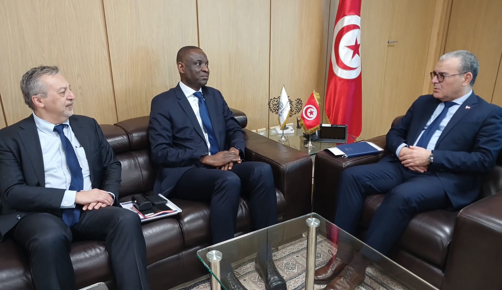 وزير الإقتصاد يلتقي بالمدير الإقليمي لدائرة المغرب العربي ومالطا بالبنك الدولي