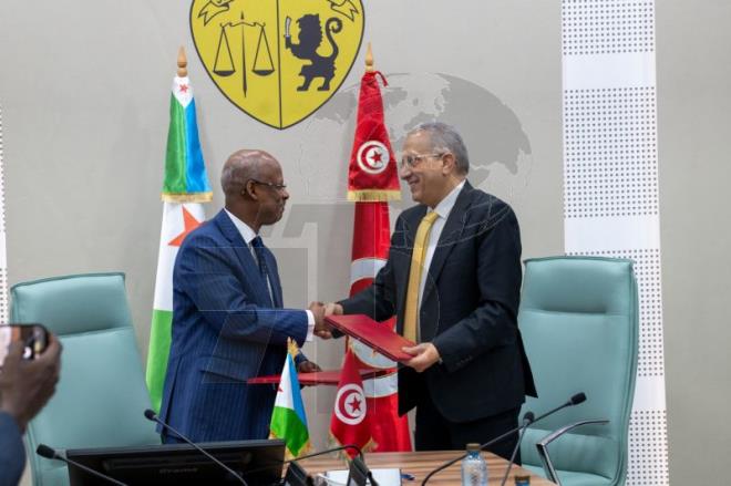 إمضاء مذكرة تفاهم بين تونس وجمهورية جيبوتي لتعزيز التعاون وتبادل الخبرات في مجال الصحّة و الطب عن بُعد