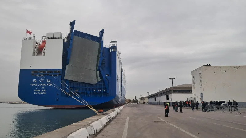 قادمة من الصين.. وصول 134 حافلة جديدة الى تونس 