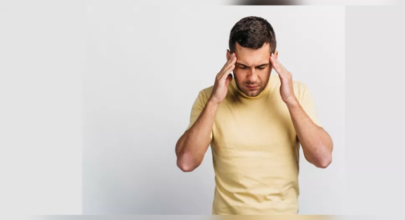 وخز الأطراف وضعف الذاكرة.. علامات على نقص هذا الفيتامين