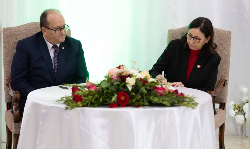 رئيسة الحكومة والوزير الأول الجزائري يؤكدان أن العلاقات الثنائية تشهد اليوم إِحدى أفضل مراحلها