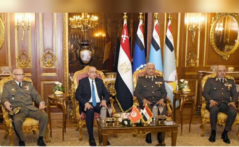 تطوير التعاون العسكري بين البلدين محور لقاء وزير الدفاع الوطني بنظيره المصري 
