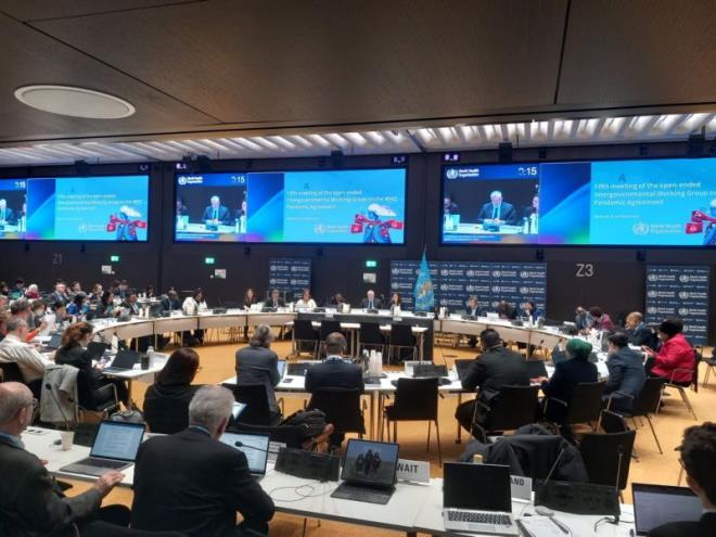 البعثة الدائمة لتونس بجنيف تشارك في افتتاح اجتماع فريق العمل الحكومي المعني باتفاق منظمة الصحة العالمية بشأن الجوائح الصحية