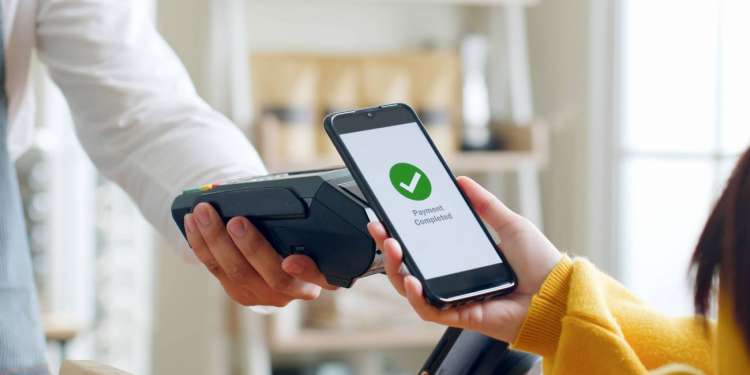 البنك المركزي: تطور آليات الدفع عبر الجوال بنسبة 81 بالمائة وتراجع قياسي لاستعمال الشيكات خلال سنة 2025 