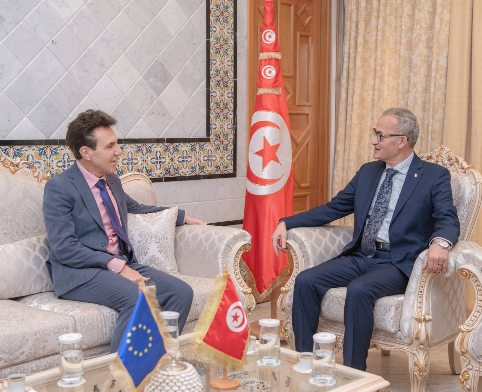 تطوير علاقات الشراكة بين تونس والاتحاد الأوروبي محور لقاء كاتب الدولة للشؤون الخارجية وسفير الاتحاد الأوربي بتونس