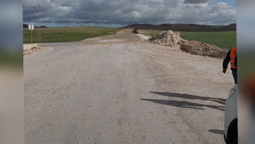 القصرين.. انطلاق أشغال تعبيد الطريق بين تالة والقصر