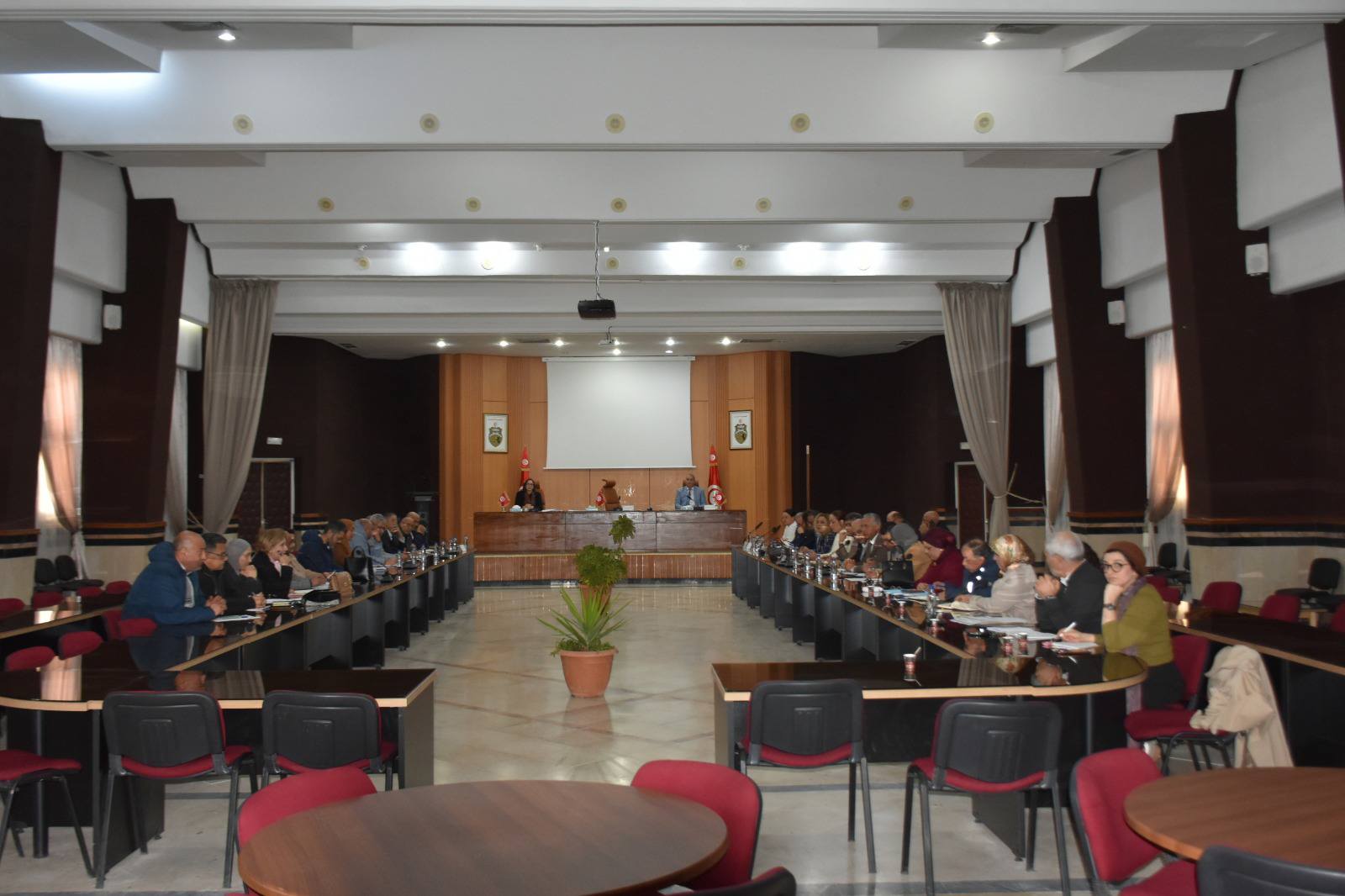 سوسة.. جلسة عمل حول متابعة مشاغل التنمية بمعتمديّة أكودة 