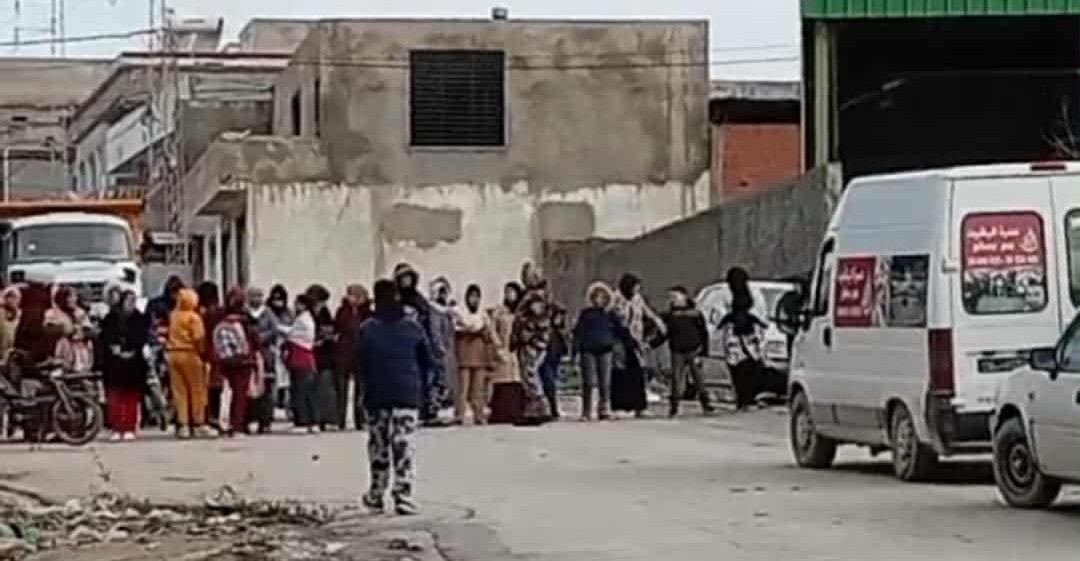 بنزرت.. أولياء ينفذون وقفة احتجاجية للمطالبة بتهيئة مدرسة بئر مسيوغة 