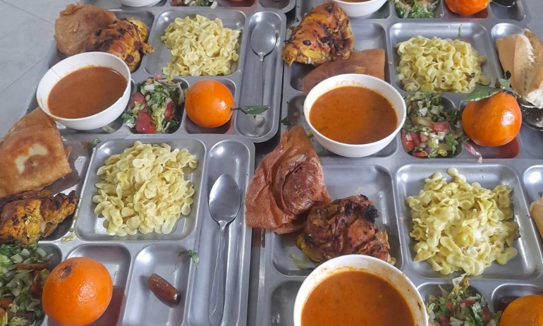 تحت شعار "رمضان للخير يجمعنا ".. موائد جماعية للعائلات المعوزة وعابري السبيل بساحة الجرة بنابل