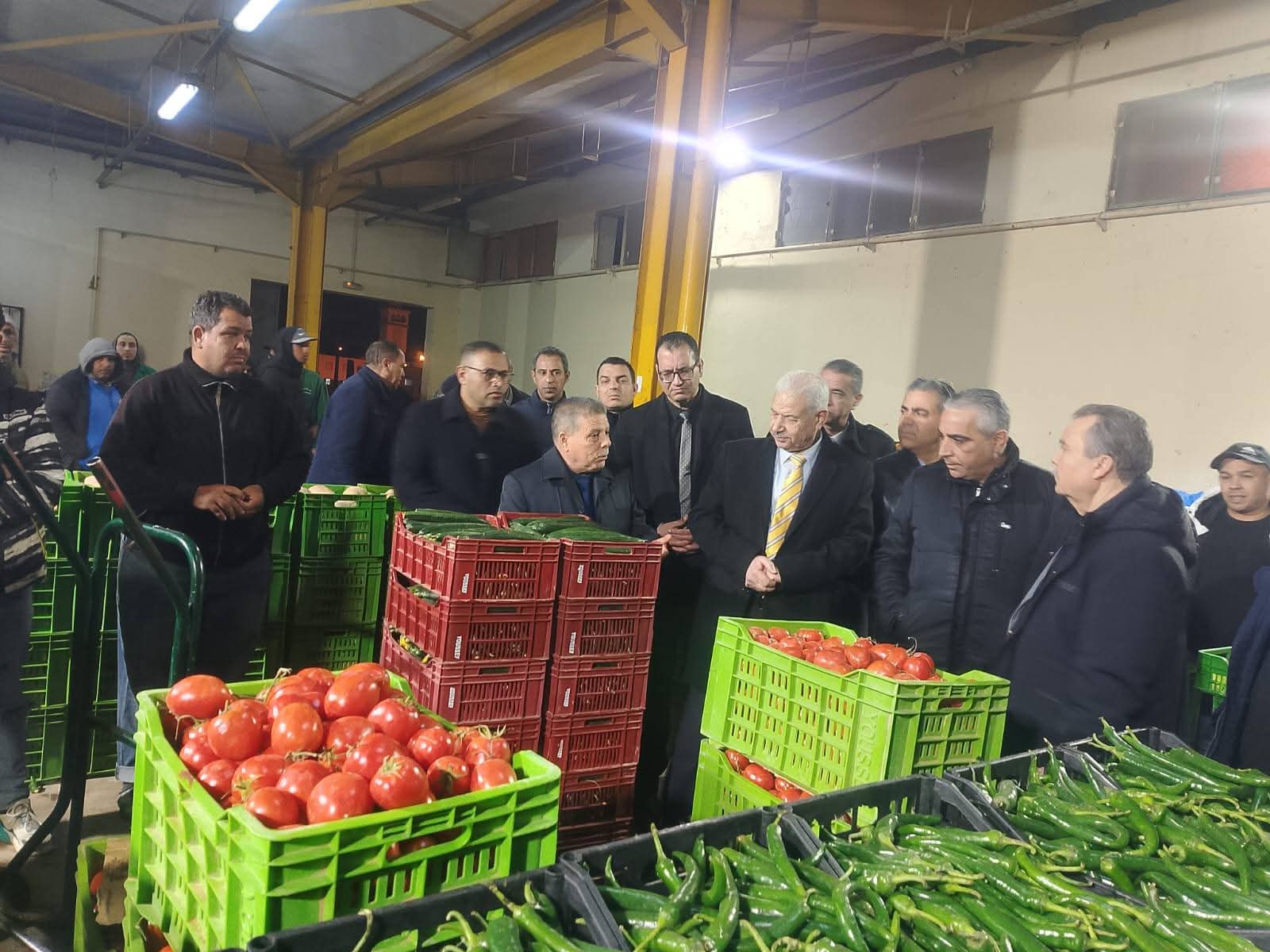    أول أيام رمضان.. وزير التجارة يؤدي زيارة لسوق الجملة ببئر القصعة