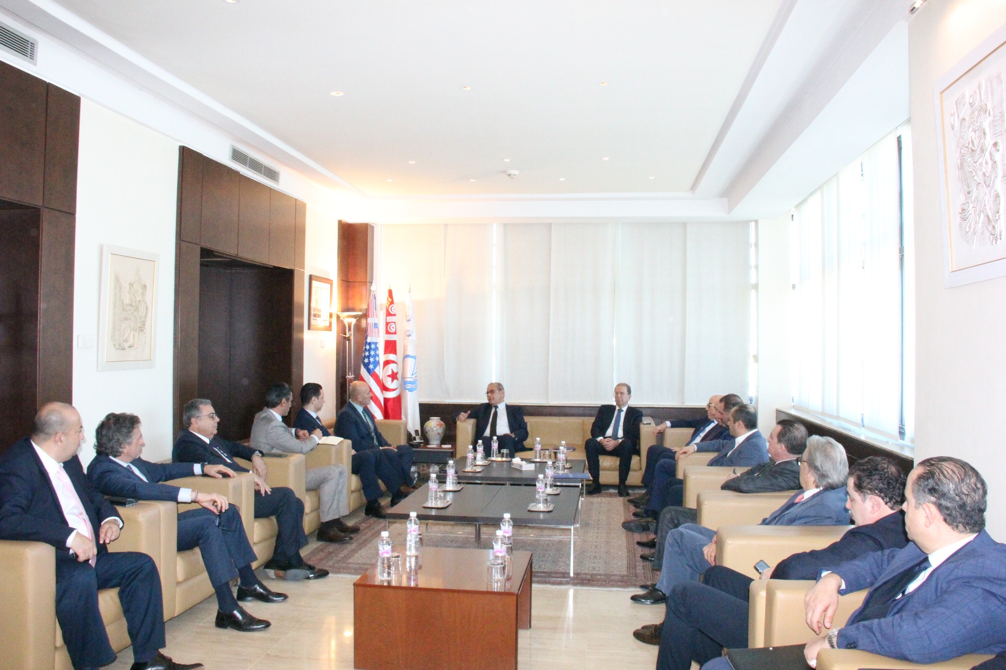 السفير الأمريكي بتونس يكشف ان هناك خططا لإعادة تفعيل اللجان المشتركة ودعم قطاع مكونات الطائرات