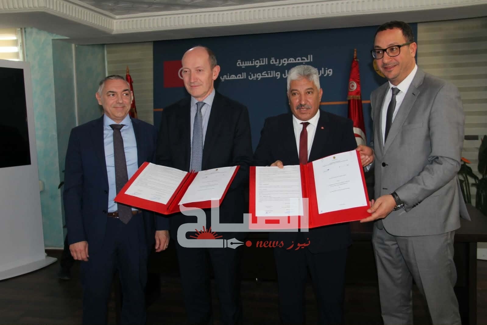 وكالة التشغيل توقع اتفاقة شراكة لانتداب 1500 في قطاع الصناعات الالكترونية