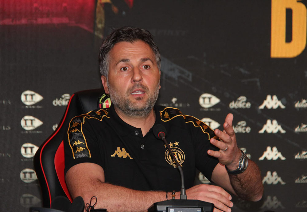 🔴 باتريس بومال مدرب الترجي الرياضي في مصافحة اولى مع الصحفيين التونسيين