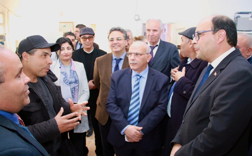 وزير تكنولوجيات الاتصال يعاين سير عمل مركز الارسال الإذاعي بالجديدة  