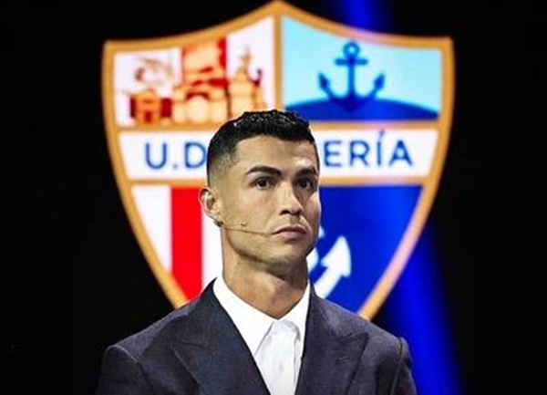 رونالدو يستحوذ على 25 بالمائة من نادي ألميريا الإسباني