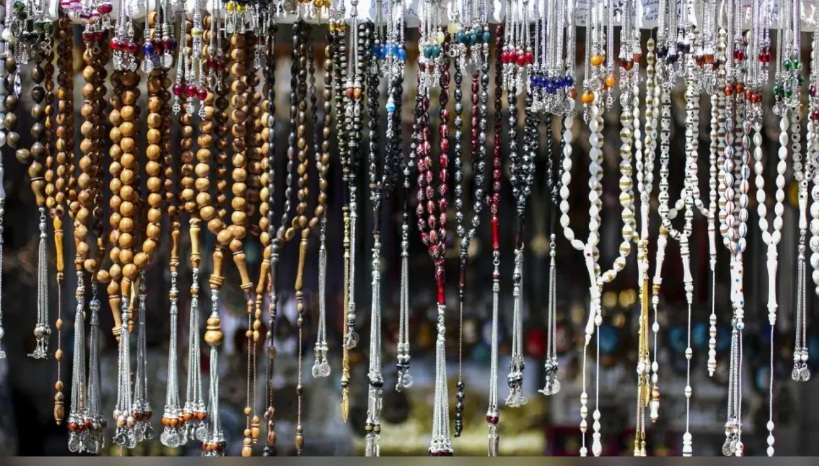  من "مالا" الهندية إلى سبحة رمضان: حكاية رمز روحي عابر للحضارات