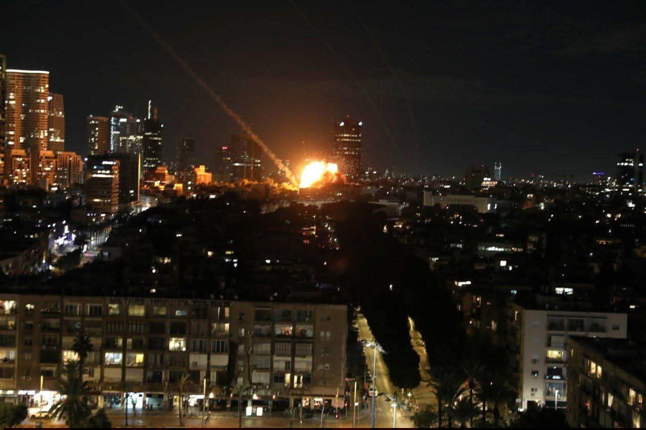 الحرس الثوري الإيراني يعلن استهداف منشآت في إسرائيل ضمن "وعد صادق 4"