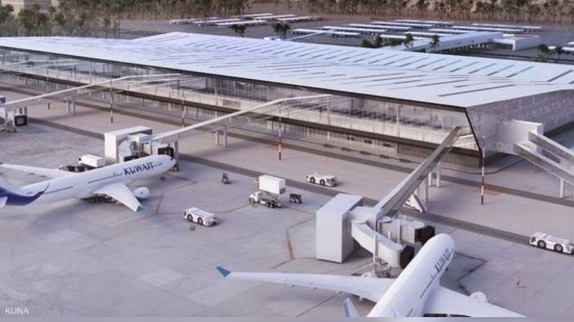 جرحى وأضرار إثر استهداف مطار الكويت بمسيرتين