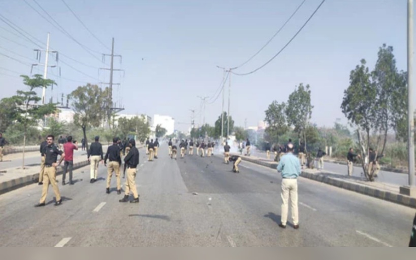 بعد مقتل خامنئي.. 8 قتلى في احتجاجات أمام القنصلية الأميركية بكراتشي