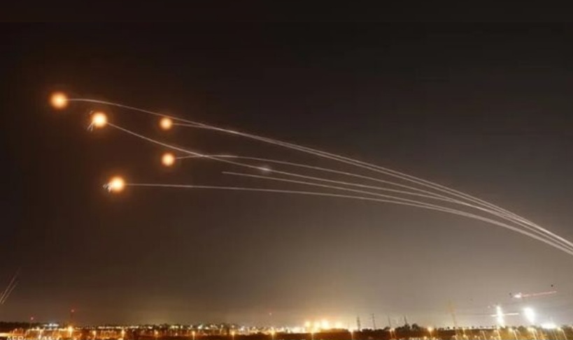 صواريخ من لبنان تهزّ إسرائيل.. والكيان الصهيوني يتوعّد بـ"ردّ قاسٍ"