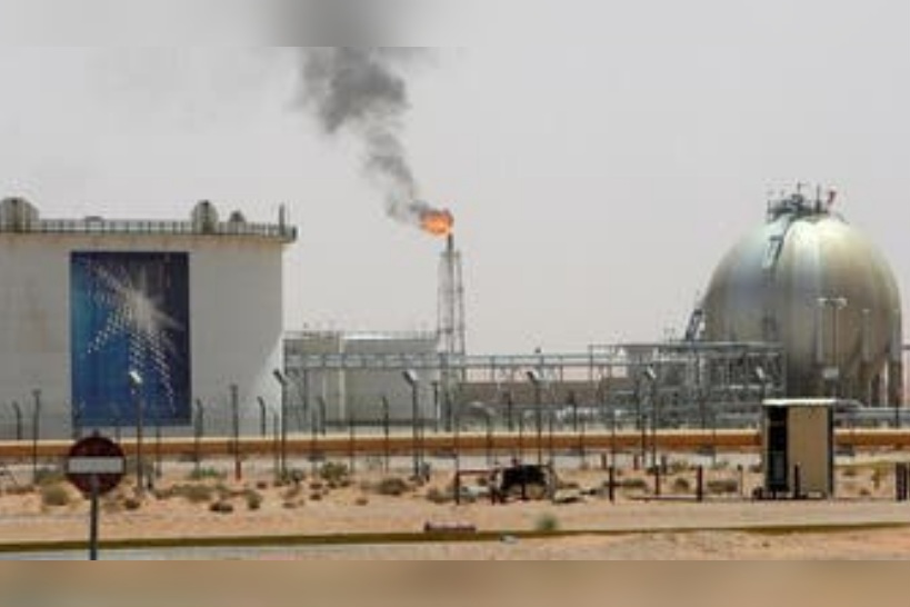 استهداف مصفاة لأرامكو بمسيّرتين والدفاعات السعودية تتصدى
