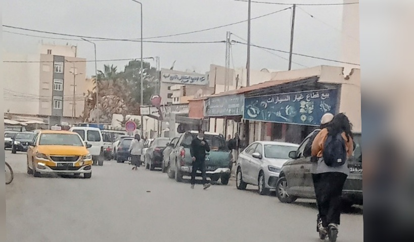 القيروان.. انتشار “التروتينات” في الشوارع يثير مخاوف بشأن السلامة المرورية