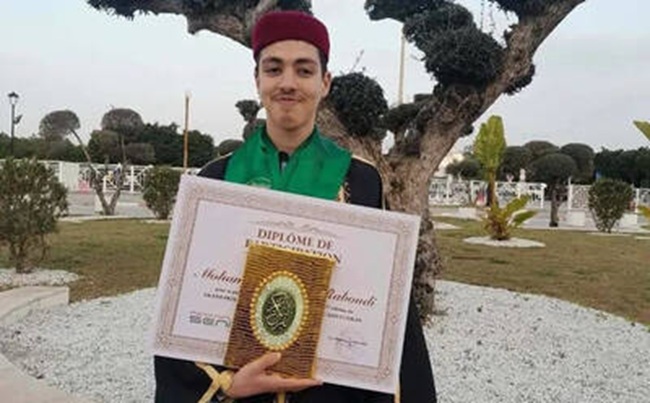 القارئ معاذ الربودي يفوز بالجائزة الأولى في حفظ كامل القرآن الكريم في مسابقة بالسينغال