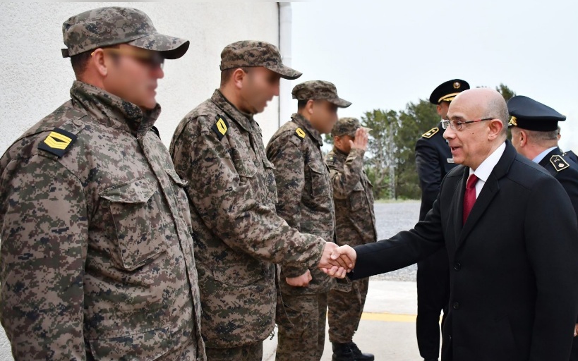 وزير الدفاع الوطني يؤدي زيارة إلى ولاية باجة