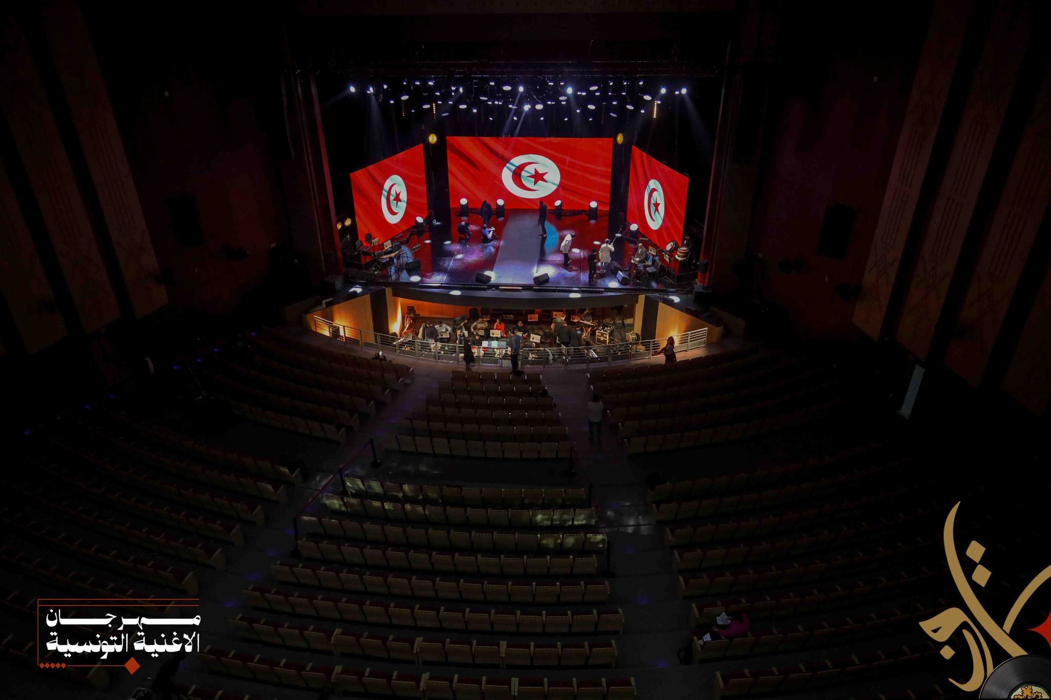 افتتاح هادئ للدورة 24 لمهرجان الأغنية التونسية..   انطلاق المسابقات وسط أجواء باهتة وتغيير لافت في الإخراج الركحي