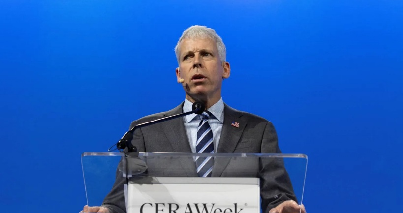 وزير الطاقة الأمريكي: قواتنا ستقوم بحماية الناقلات بمضيق هرمز