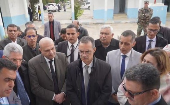 القيروان.. وزير الفلاحة يؤدي زيارة ميدانية لمتابعة مشاريع التكوين والمياه والتنمية الفلاحية