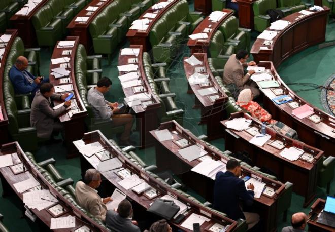 مبادرة لإطلاق "بطاقة التسجيل المؤقت لتسهيل العودة الطوعية" كآلية وطنية لتنظيم ملف المهاجرين غير النظاميين في تونس