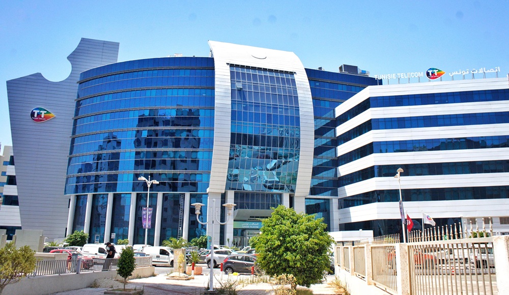 المرأة في اتصالات تونس.. ثلاثون عاما من العطاء خدمة للتحول الرقمي والتنمية